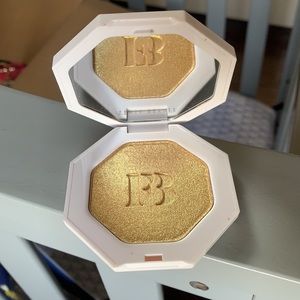 Brand New FENTY BEAUTY Killawatt Freestyle Highlighter, Trophy Wife